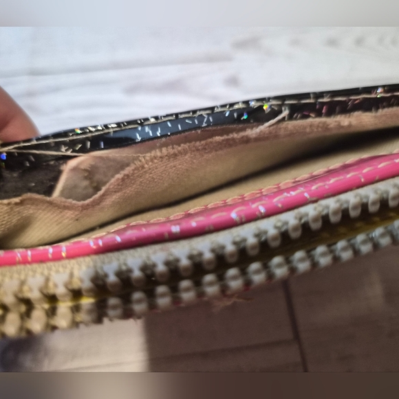 Consuela Card(Also Includes Section For Cash)Wallet    PLEASE LOOK AT ALL PICS! - Picture 8 of 15